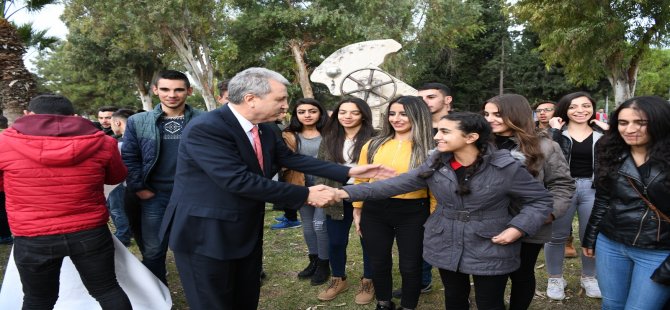 Lise Öğrencilerini Rektör Prof.Dr. Budak Karşıladı