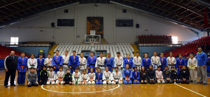 Büyükşehir Belediyespor Judo Takımı Madalyaları Topladı