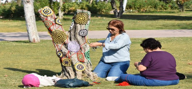 Aliağa, Kadınların El Örgüleri Renkleniyor