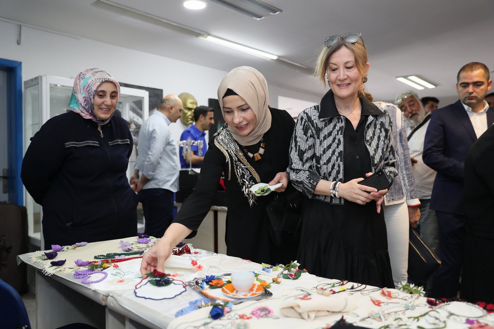 Aliağalı Kadınların El Emeği Ürünleri Görücüye Çıktı