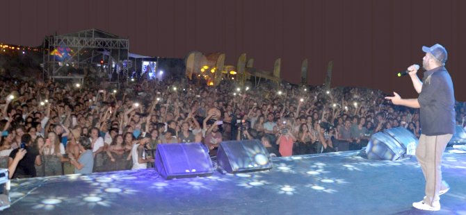 Kuşadası Gençlik Festivali Muhteşem Konserlerle Başladı