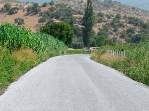 Dikili’de Belediye Çalışıyor Vatandaşın Yüzü Gülüyor