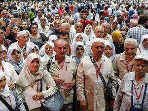 İzmir’den Bin 694 Kişi Hac Farizasını Yerine Getirecek