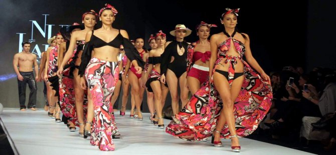 İzmir Fashion Week Moda Şöleni Başladı