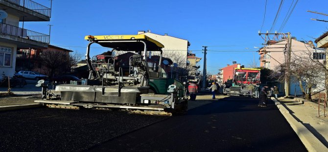 Uşak Belediyesi’nden Pazar Mesaisi