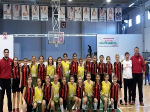 kiz Yumurta Foça U12 Takımı Hazırlık Maçlarına Devam Ediyor