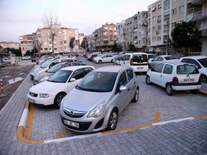 Bostanlı’ya Nefes Aldıran Otopark