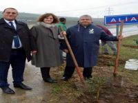 Aliağa’da Bin Adet Zeytin Fidanı Toprakla Buluşturuldu